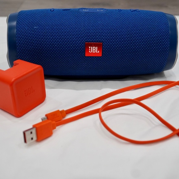 JBL Charge 3 Waterproof Blue - Picture 2 of 6